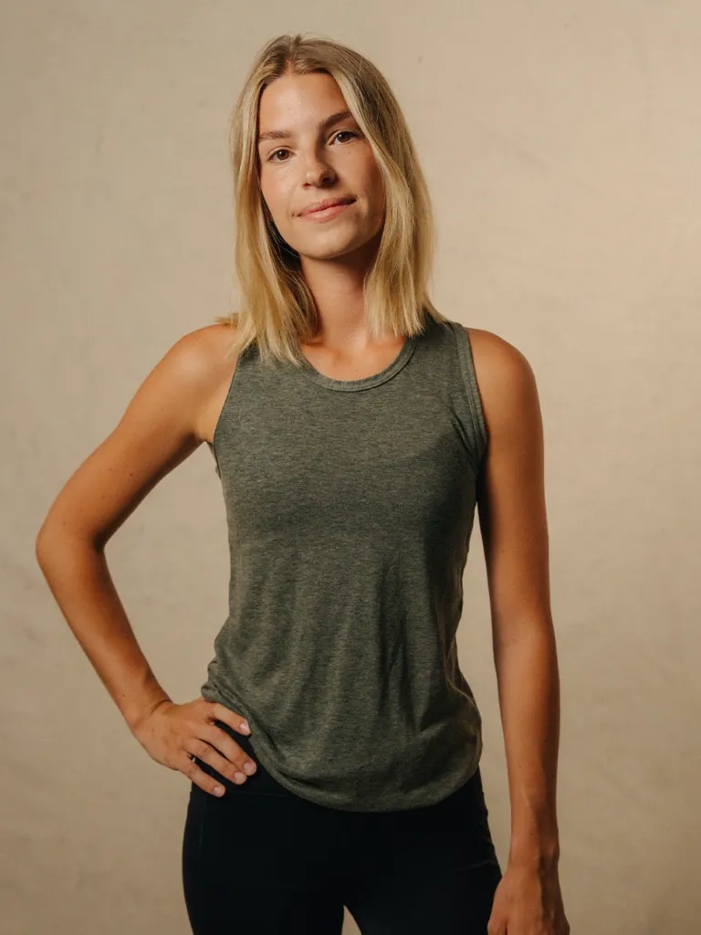 women-s-vapor-racerback-tank-02 Large.webp