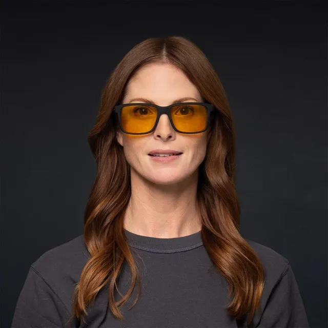 true-dark-glasses-03 Medium.webp